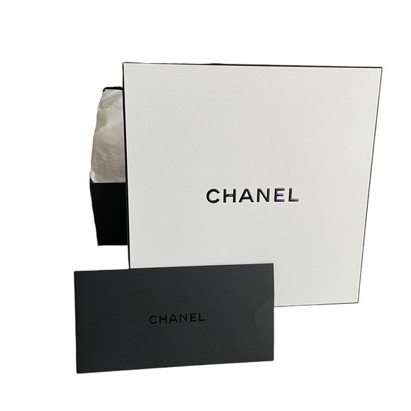 Chanel Square Gift Box with Tissue and Envelope - Picture 1 of 10